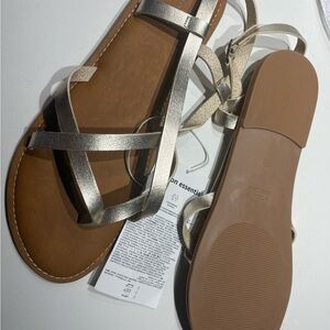 Amazon Essentials size 13 Champagne Gold Strappy Sandals